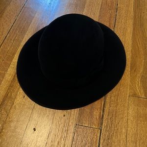 Womens soft felted hat.